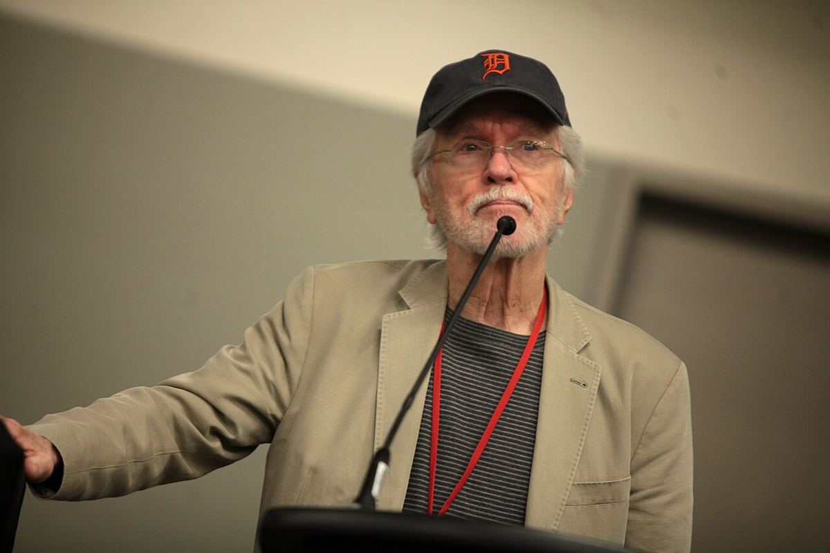 Tom Skerritt vorbind la Phoenix Comicon 2014, desfășurat pe stadionul University of Phoenix din Glendale, Arizona.