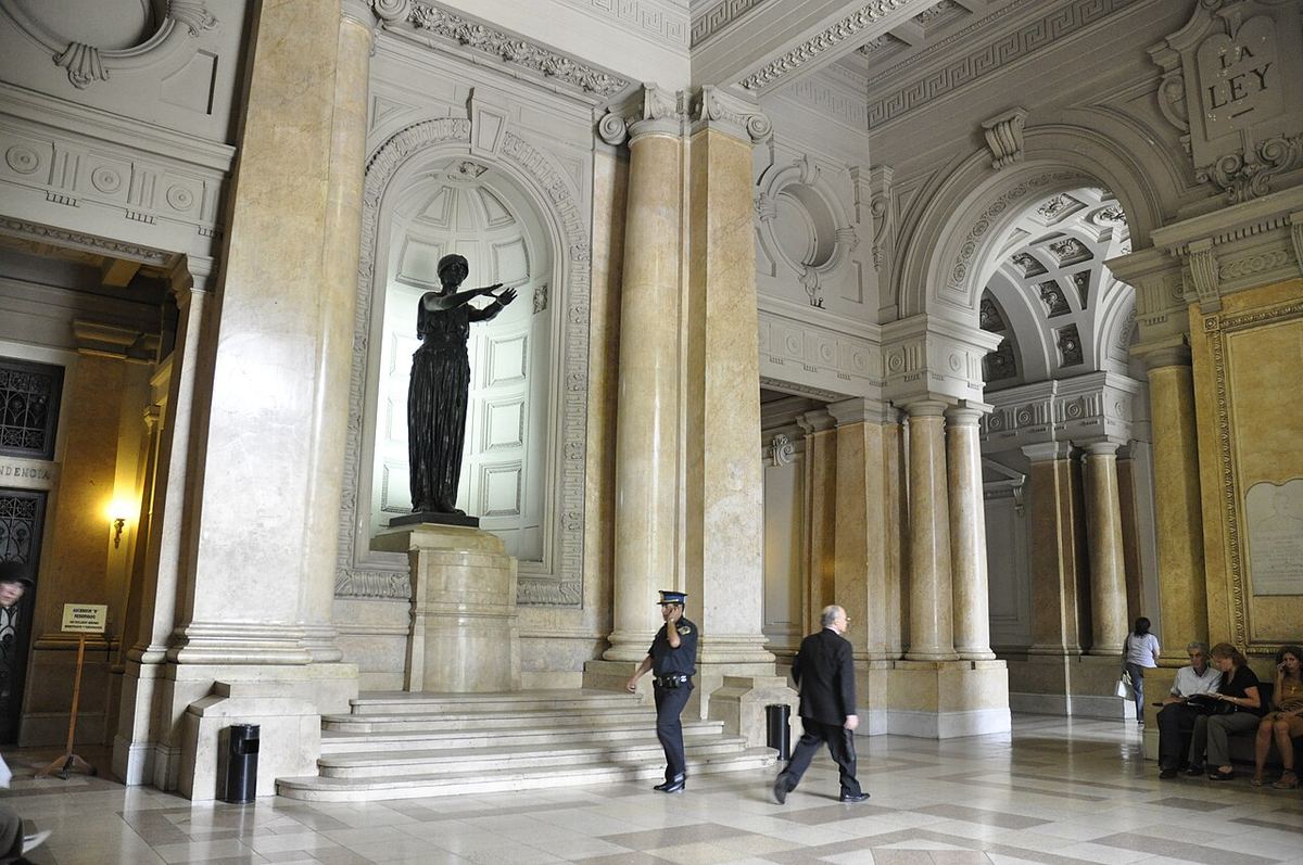 Clădirea Palatului de Tribunale din Buenos Aires, sediul Puterii Judiciare a Argentinei.