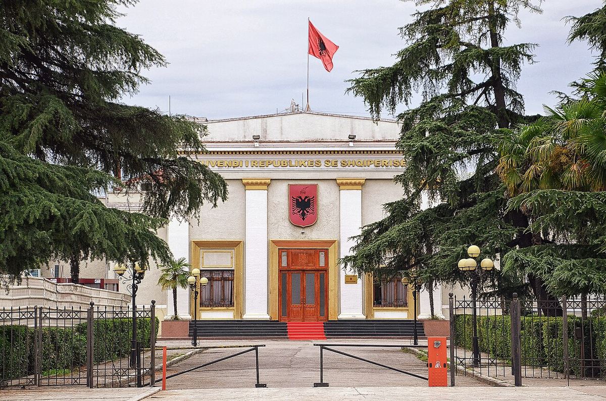 Clădirea Adunării Naționale a Albaniei din Tirana, sediul Parlamentului țării.