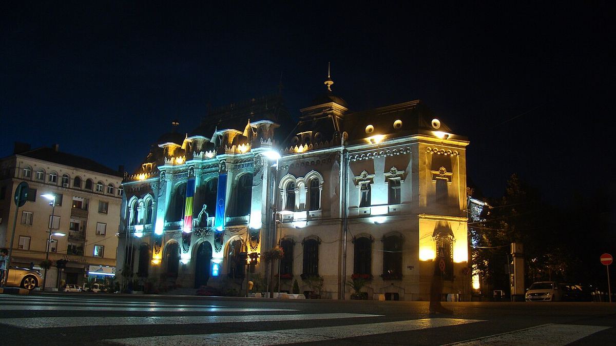Clădirea Primăriei municipiului Craiova, fostul Palat al Băncii Comerțului, fotografiată exterior.