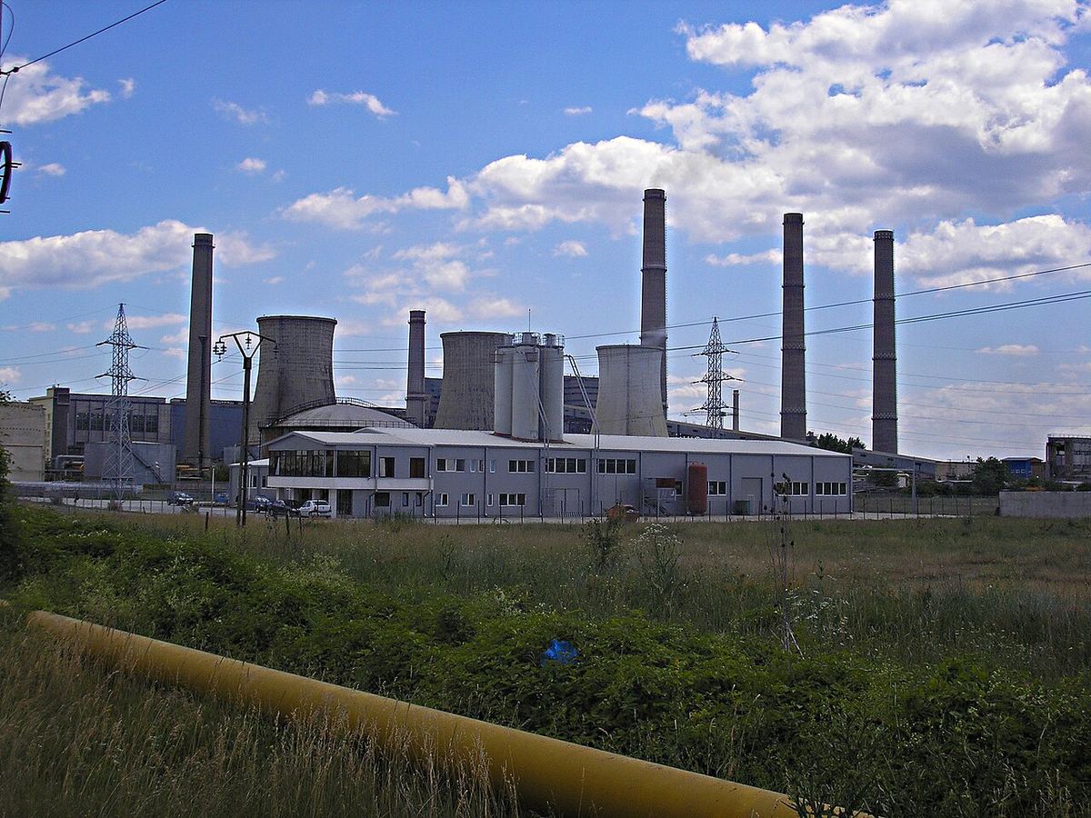 Termocentrala CET Govora, vedere dinspre nord-vest, centrală electrică pe cărbune.