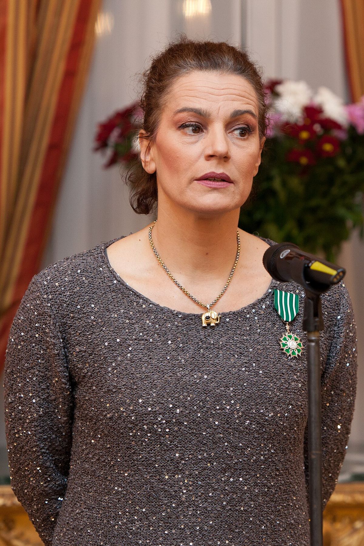 Portretul actriței Maia Morgenstern, fotografie de la un eveniment public.