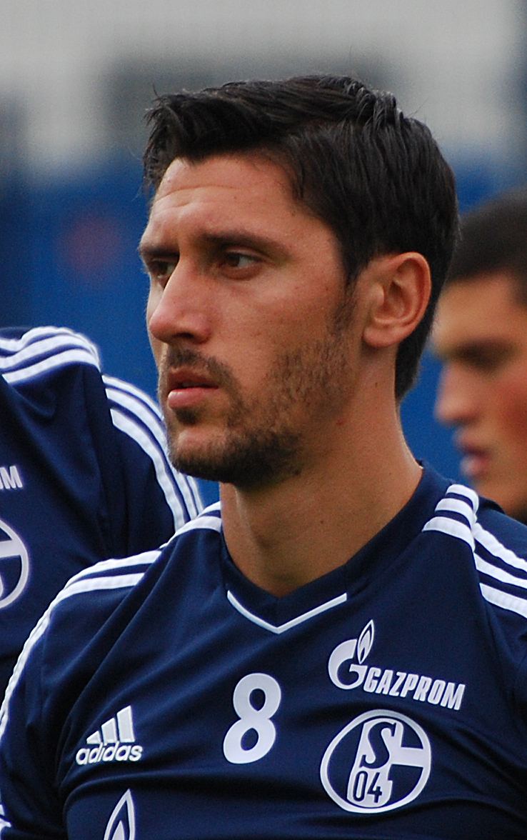 Ciprian Marica, în tricoul Schalke 04 cu sponsorul Gazprom, într-o fotografie de arhivă din 2011.