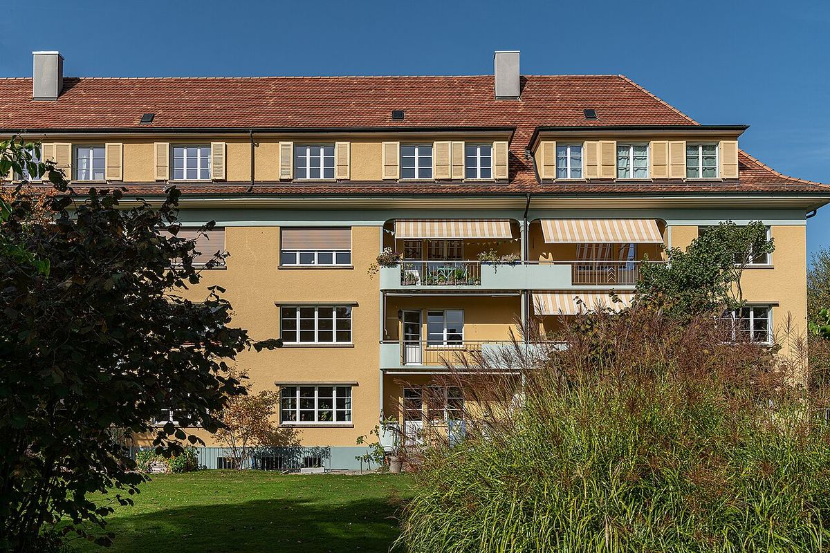 Clădire de locuințe din 1932 în Liebefeld, Köniz, cantonul Berna, Elveția (imagine ilustrativă).