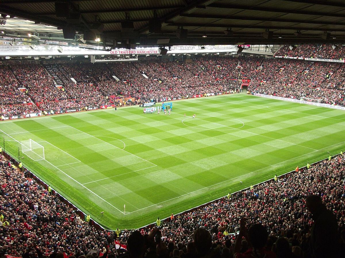 Stadionul Old Trafford al echipei Manchester United, plin, la un meci