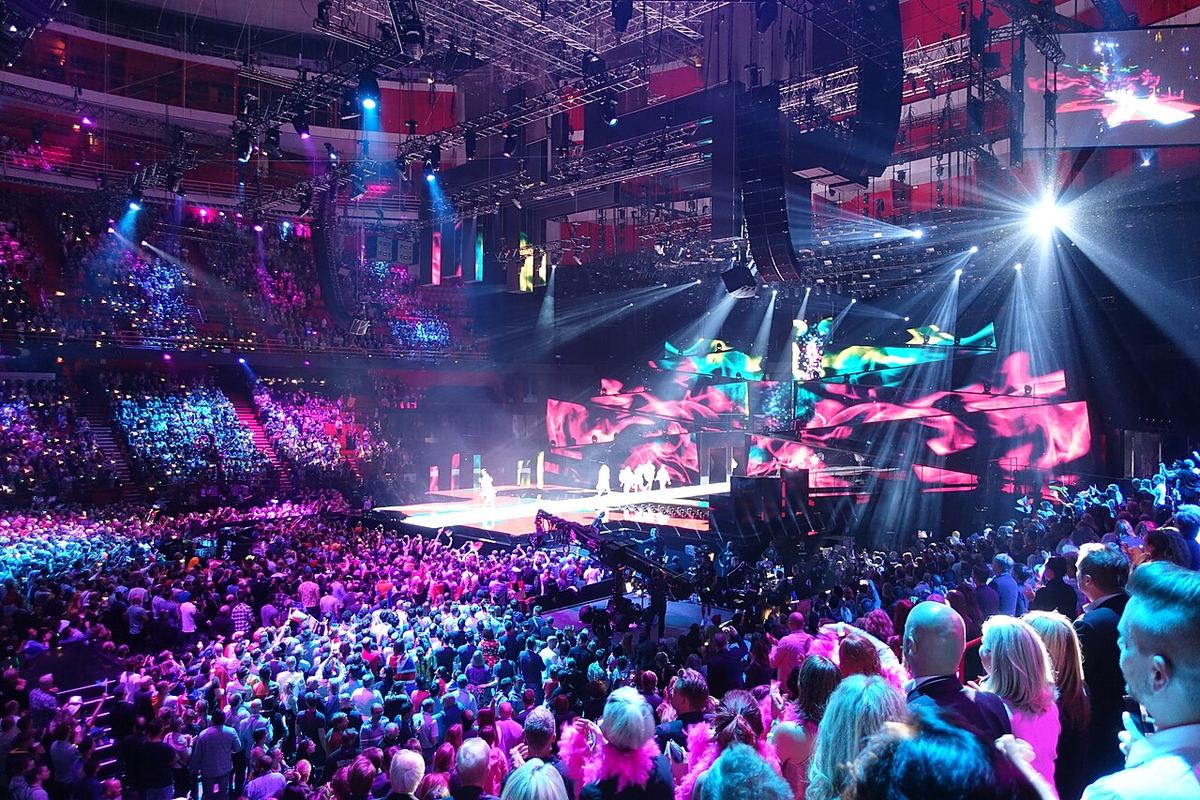 Juriul finalei Concursului Eurovision din 2016, așezat în sală în timpul spectacolului.