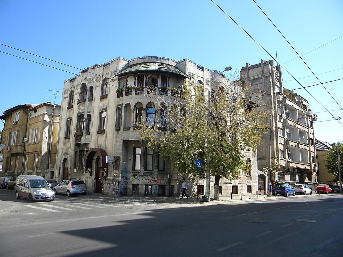Clădire din București, de pe Bulevardul Dacia nr. 101, fotografiată din exterior. Imagine ilustrativă.