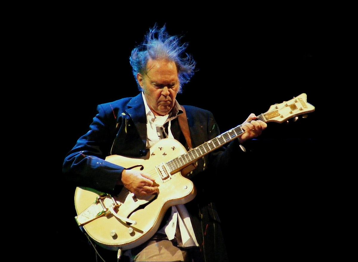 Fotografie a lui Neil Young, realizată în 2012.