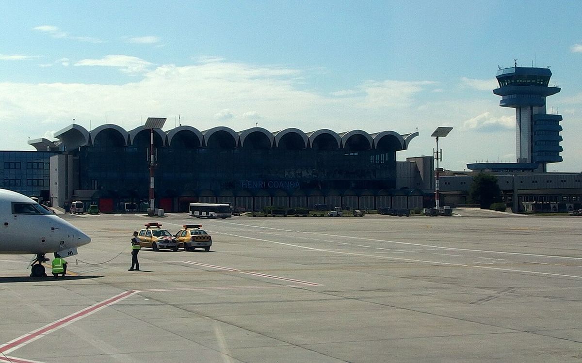 Platforma și terminalul Aeroportului Henri Coandă din Otopeni