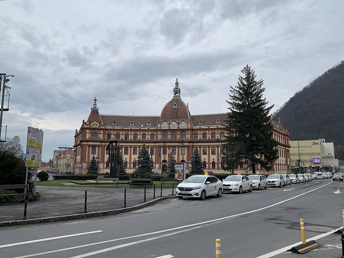 Clădirea Prefecturii Județului Brașov, sediul instituției prefectului județean.