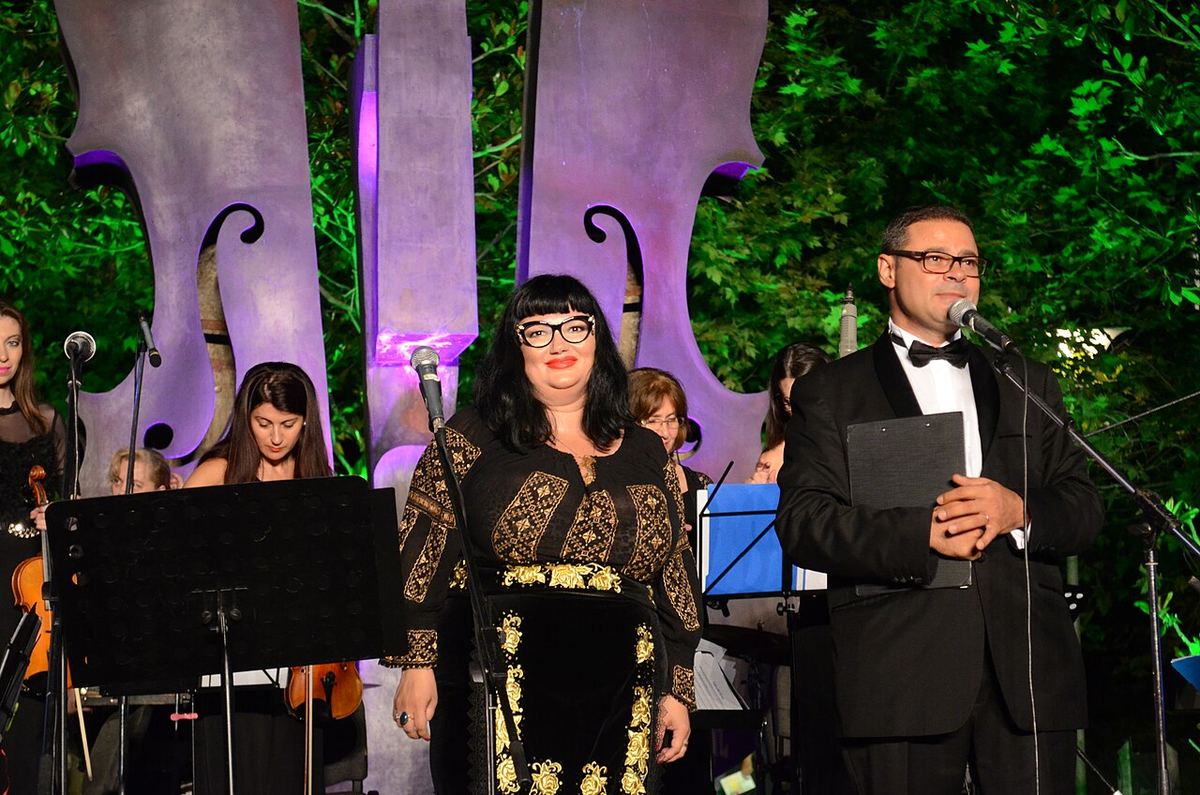 Ozana Barabancea, la concertul Simfonii de Vară din Parcul Colțea, în 2016 (fotografie de arhivă).