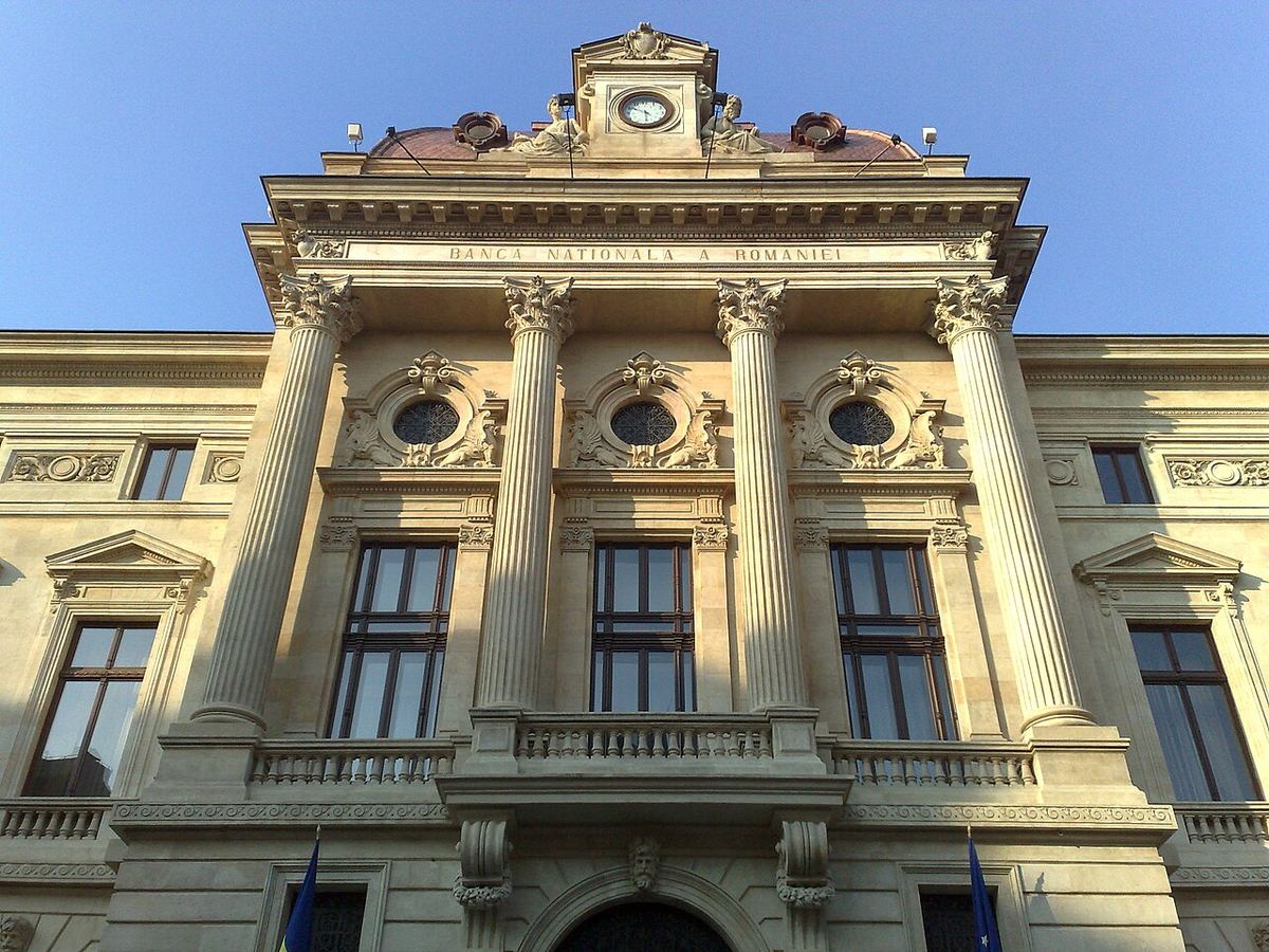 Fațada vechiului palat al Băncii Naționale a României din București