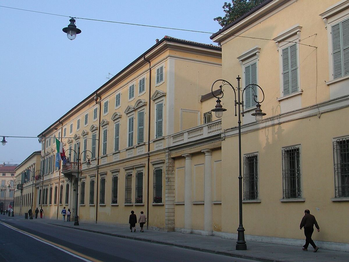 Palatul Ducal din Reggio Emilia, Italia, văzut din exterior.
