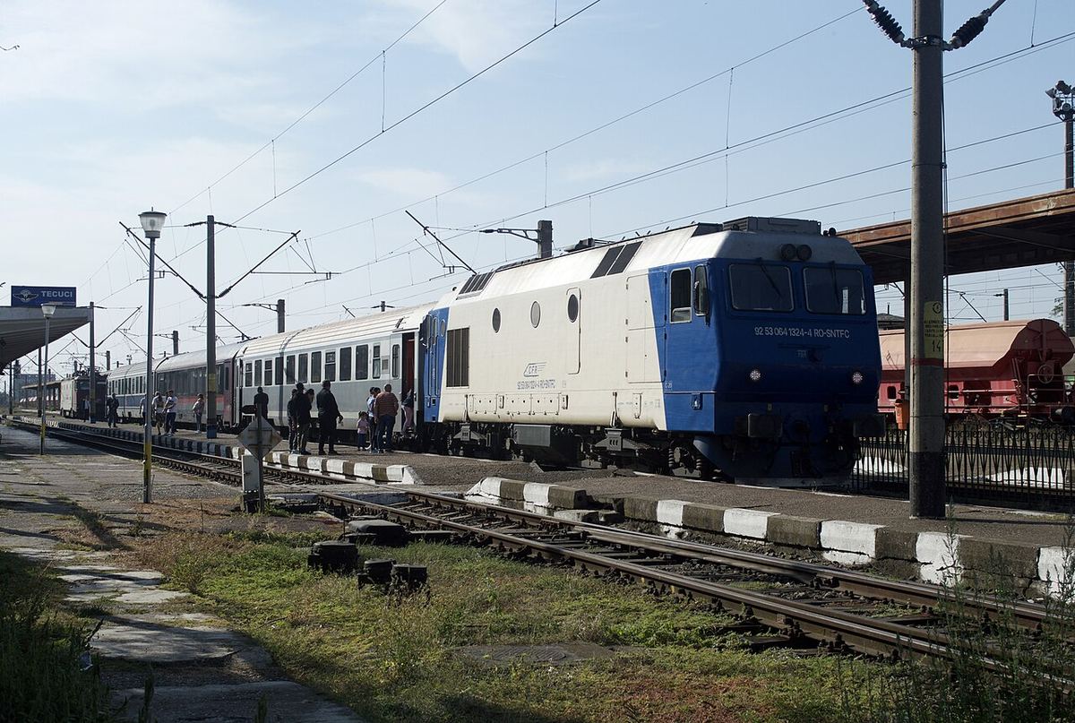 Locomotiva 641324 din clasa 64 în stația Tecuci, la 11 septembrie 2021, pe ruta spre Iași.