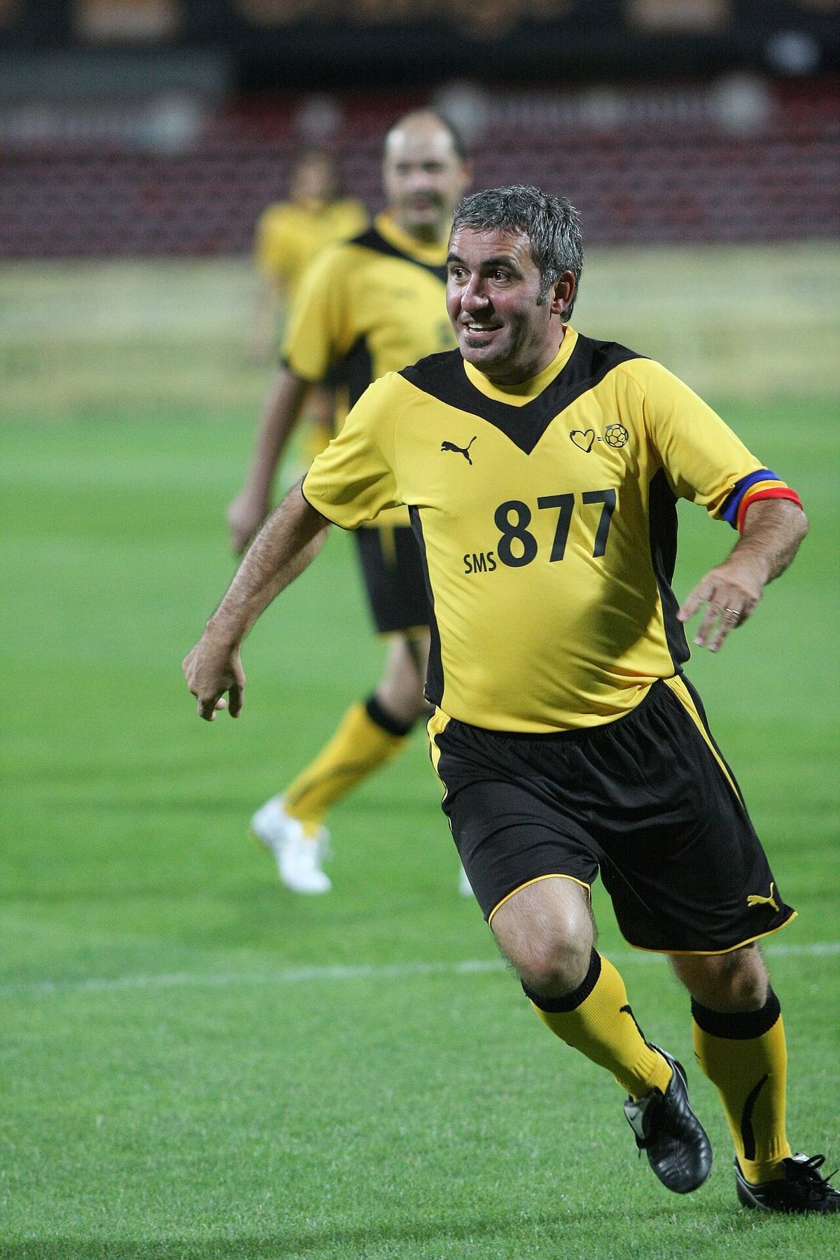 Gheorghe Hagi pe teren, la un meci demonstrativ, în 2010