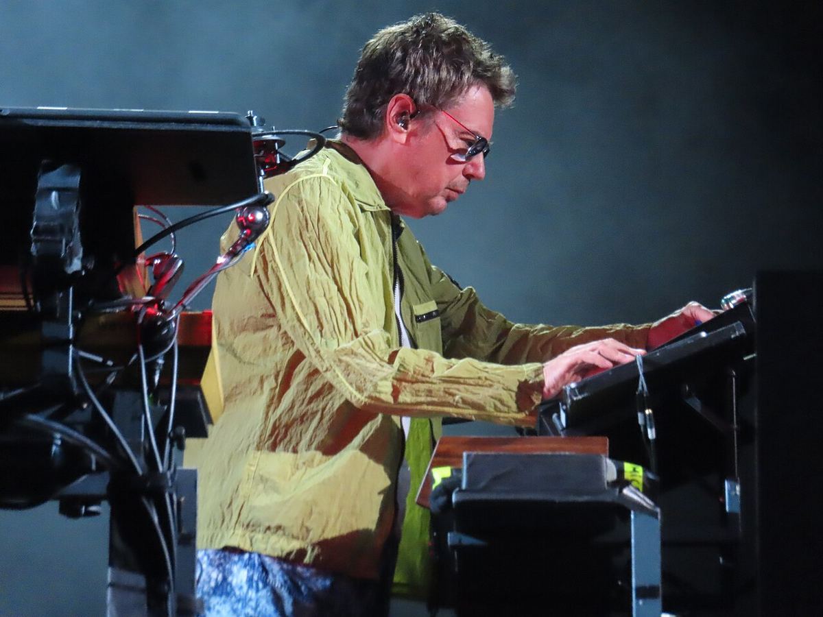 Jean-Michel Jarre în timpul unui concert la Budapesta, 2025.