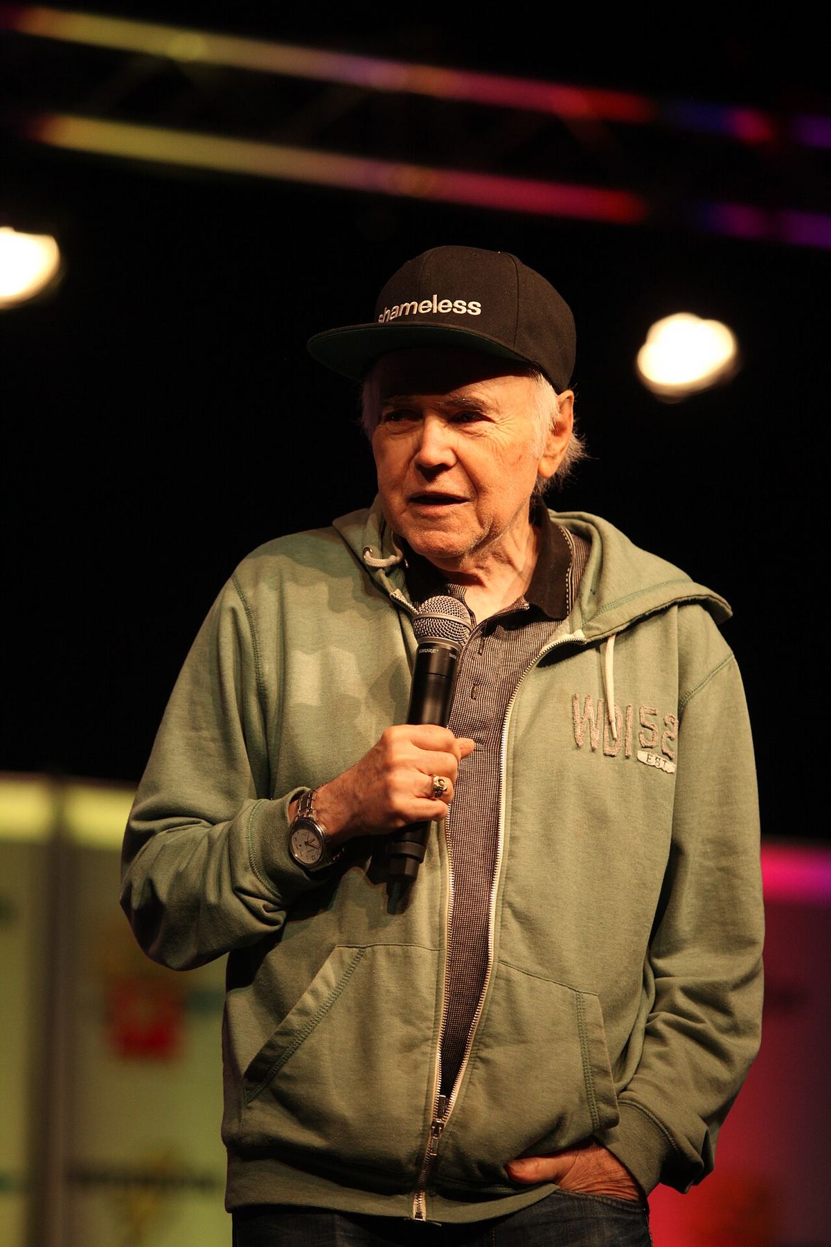 Walter Koenig, actor american, fotografiat la un eveniment public.