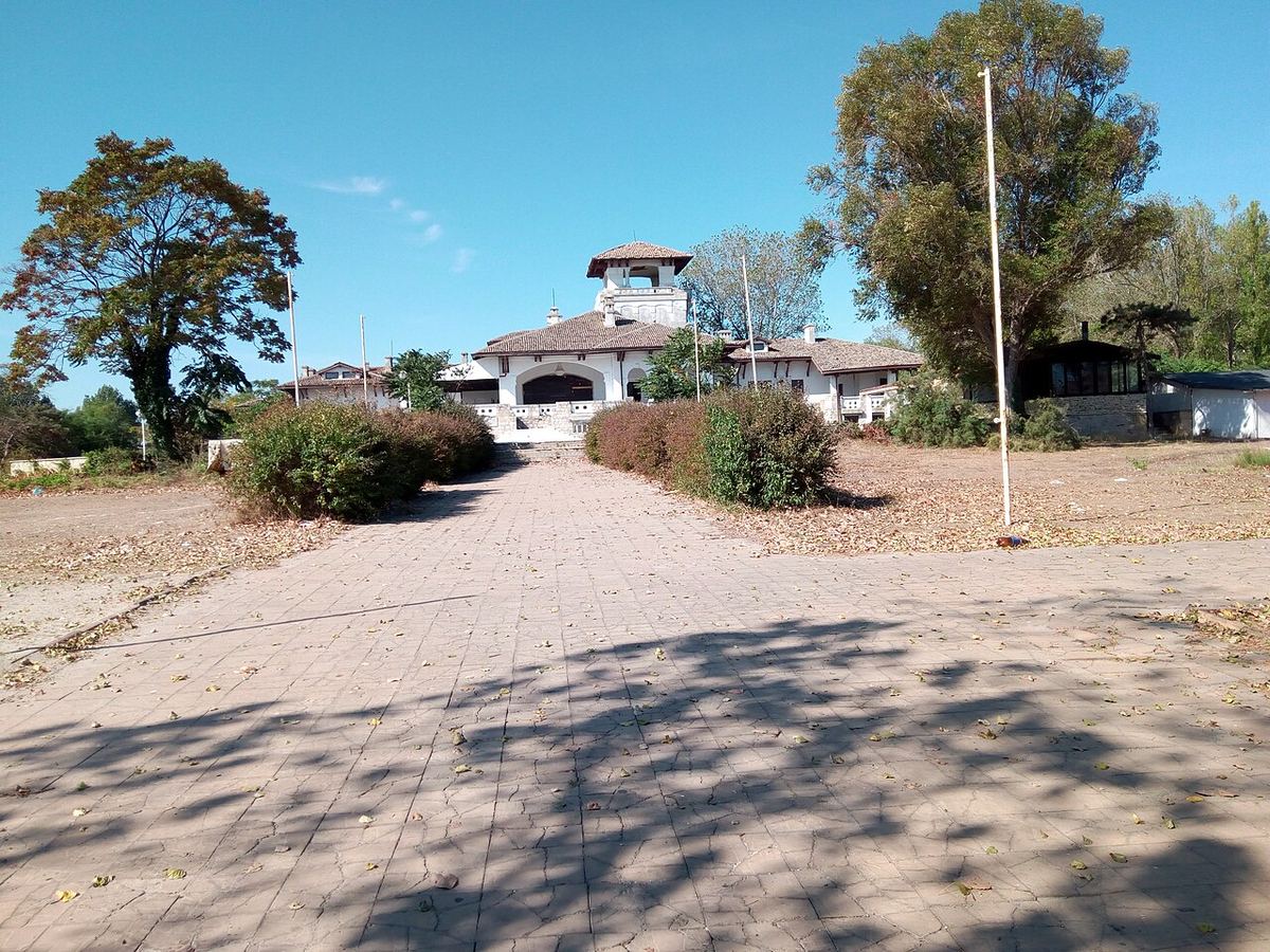 Vila Regală din stațiunea Mamaia, județul Constanța, aflată pe litoralul românesc al Mării Negre.