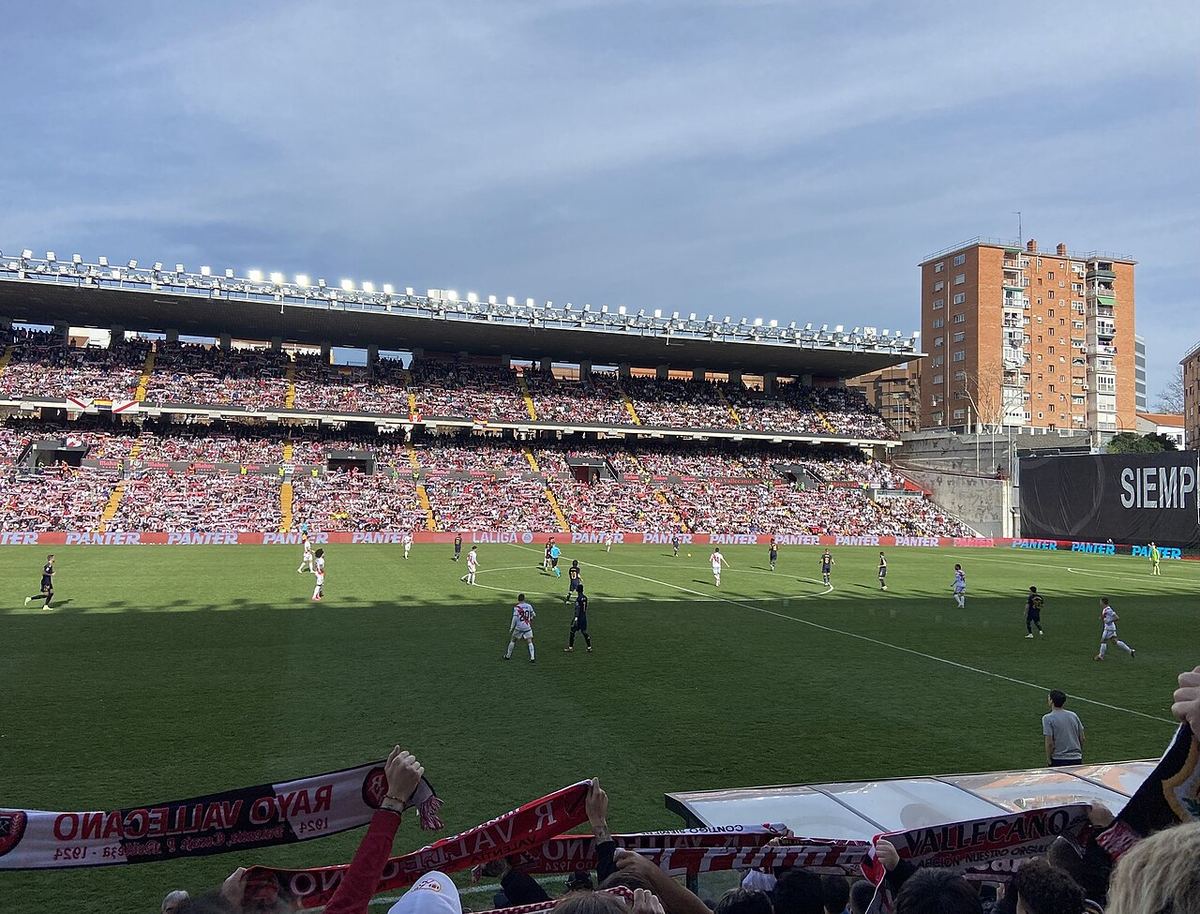 Vedere a stadionului Estadio de Vallecas din Madrid, arena echipei Rayo Vallecano.
