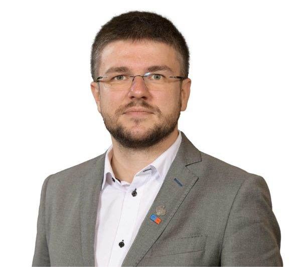 Fotografie a lui Irineu Darău, fost ministru al Economiei, în contextul criticilor angajaților instituției.