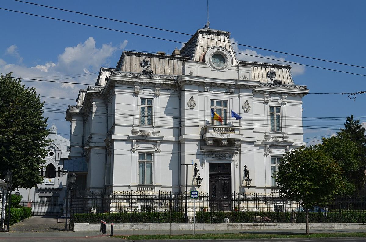 Fațada Casei Ghiță Ionescu, azi Muzeul Județean de Artă „Ion Ionescu-Quintus” din Ploiești.