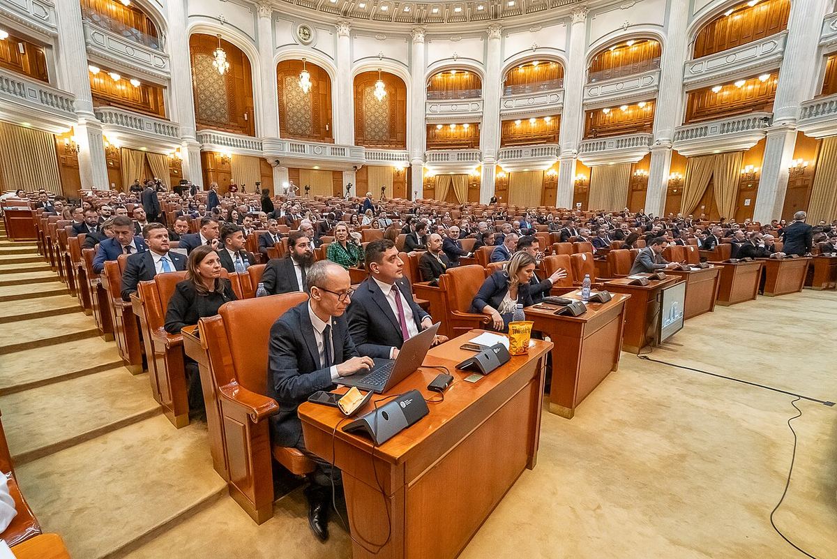 Sala de plen a Camerei Deputaților din Parlamentul României, în timpul unei sesiuni din decembrie 2024.