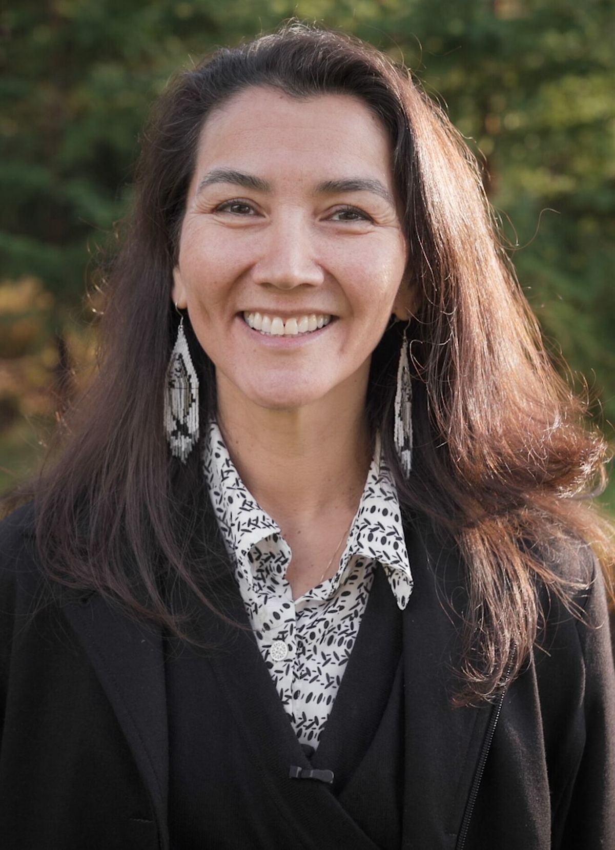 Portretul congresmanei Mary Peltola, democrată din Alaska, candidată la Senatul SUA.