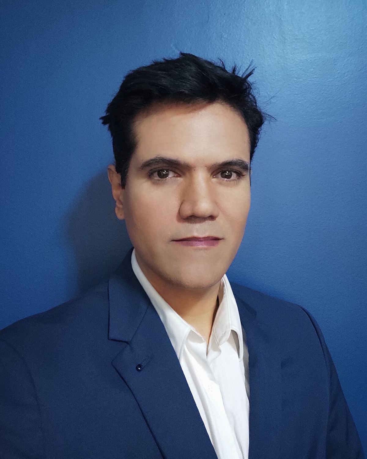 Fotografie a concurentului Alberto de la emisiunea „Mireasa”, realizată într-un cadru personal.