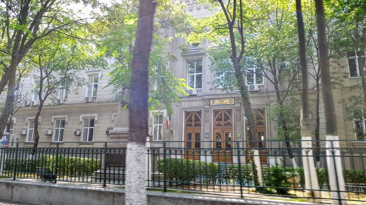 Clădirea DNA din București, văzută din stradă