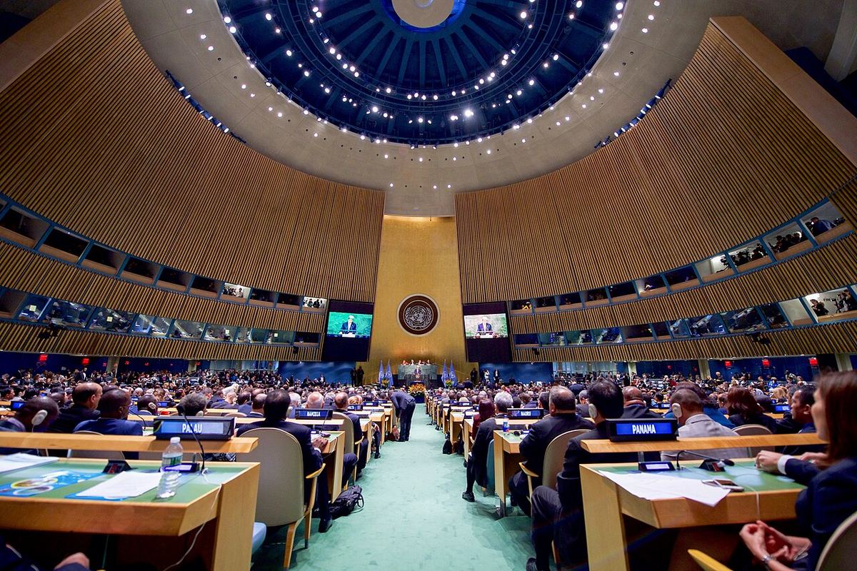 Sala Adunării Generale a ONU de la New York, în timpul unei sesiuni