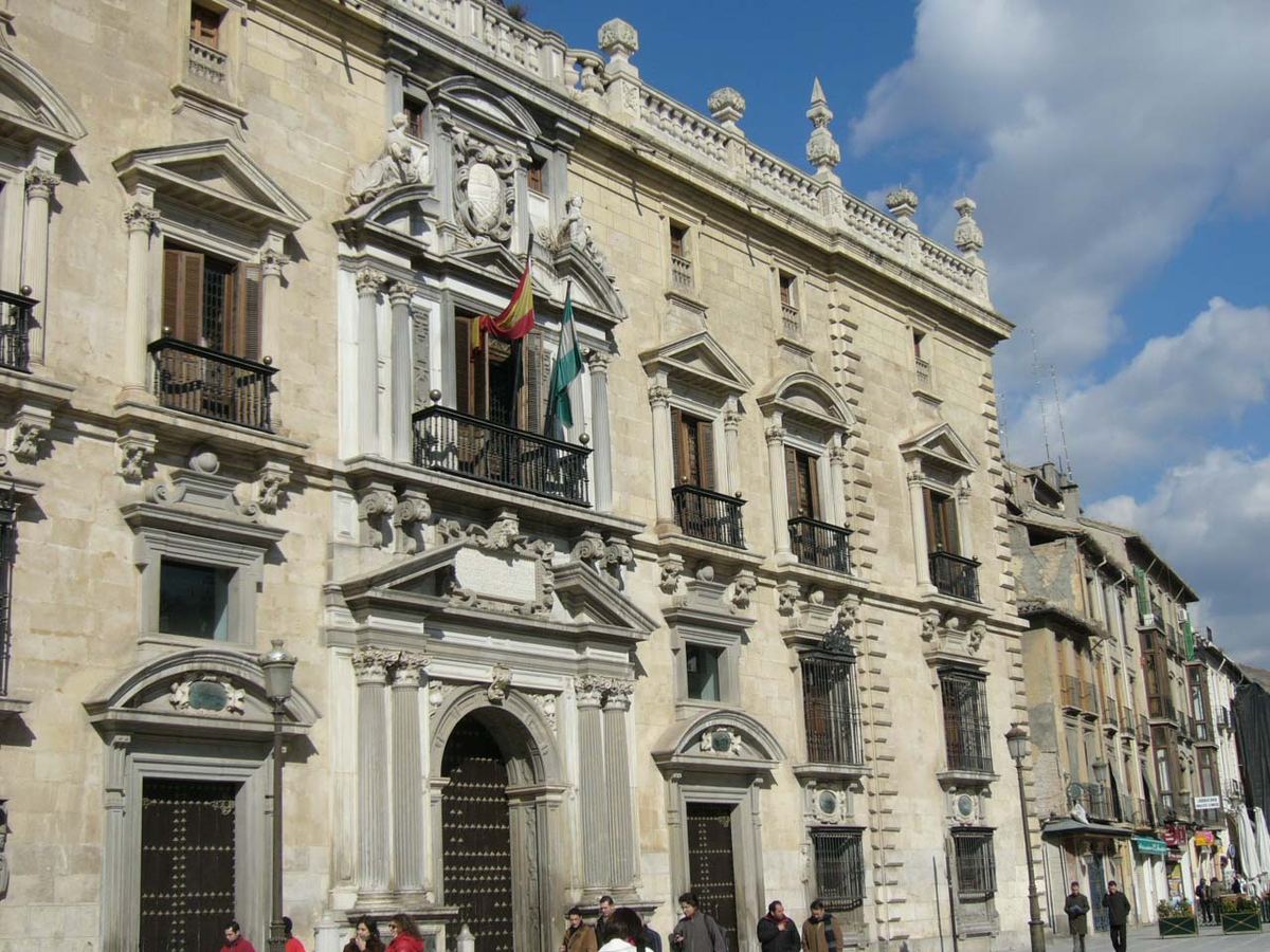 Clădirea Tribunalului Superior de Justiție al Andaluziei din Granada, în centrul orașului.