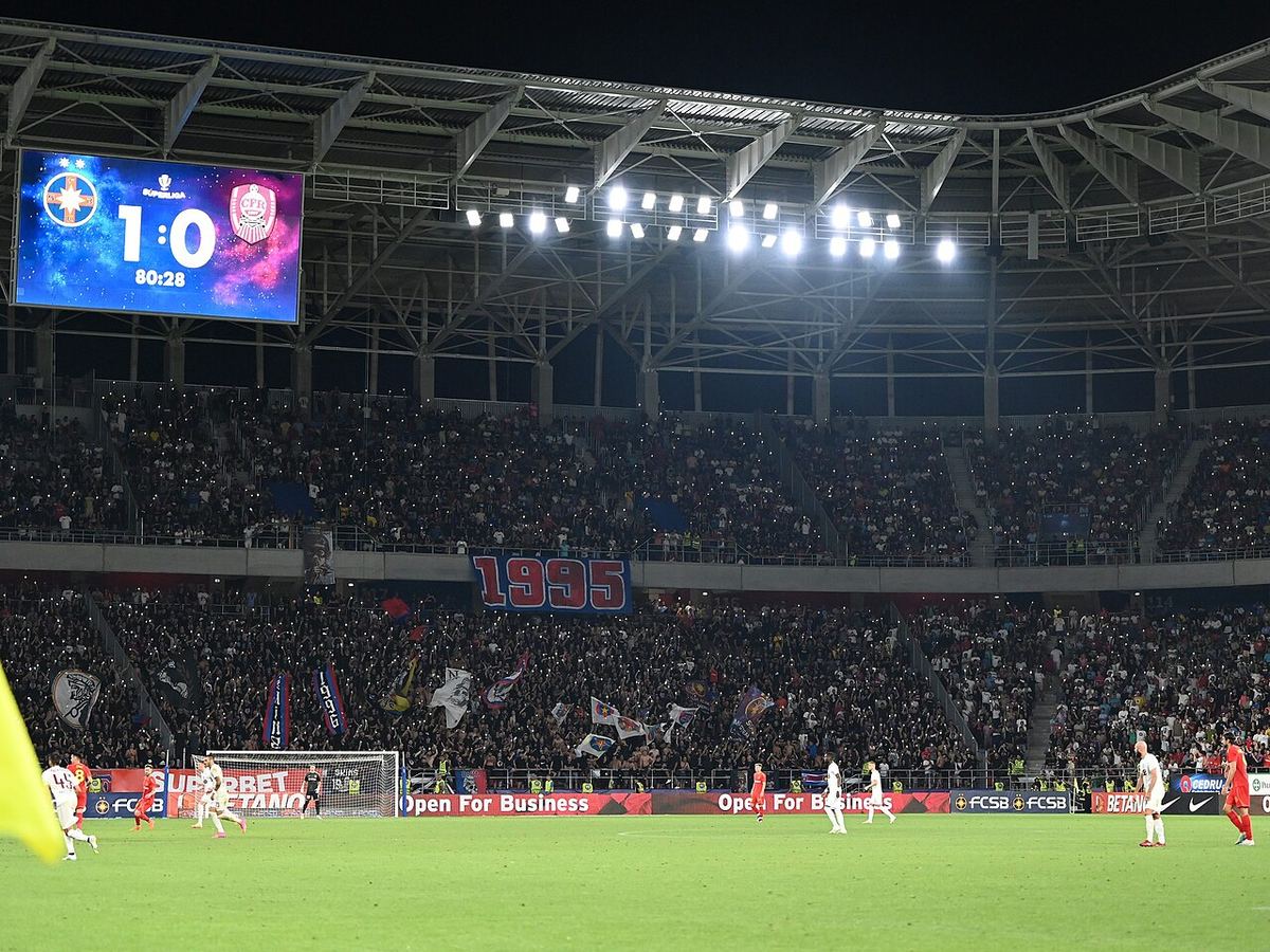 Stadionul Steaua din București, plin, la un meci al FCSB
