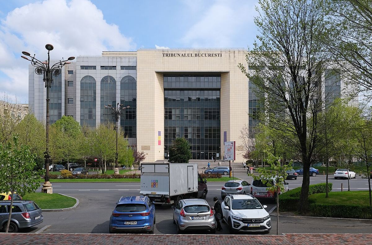 Intrarea în clădirea Tribunalului București