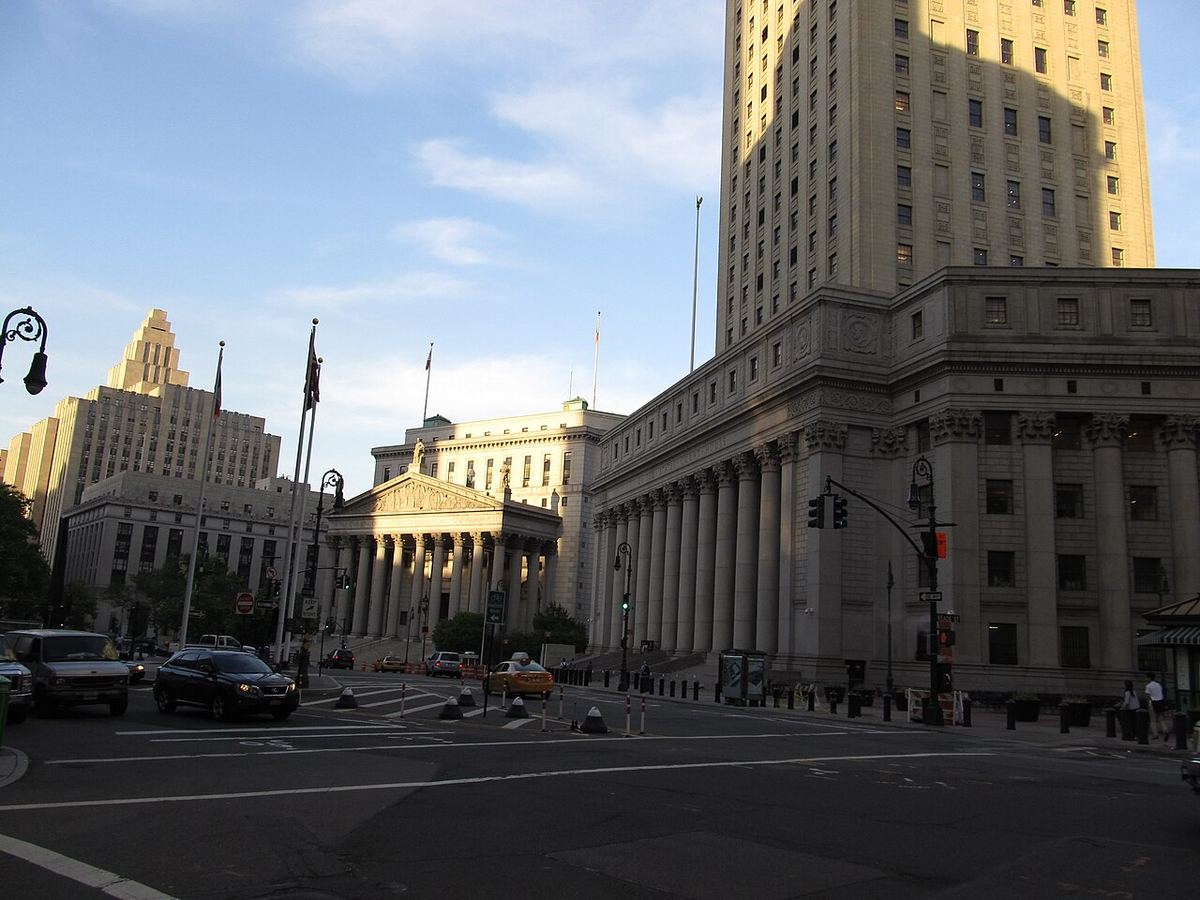 Vedere a Centrului Civic din Manhattan, zona cu Primăria, sediul poliției și tribunalele din centrul orașului New York.