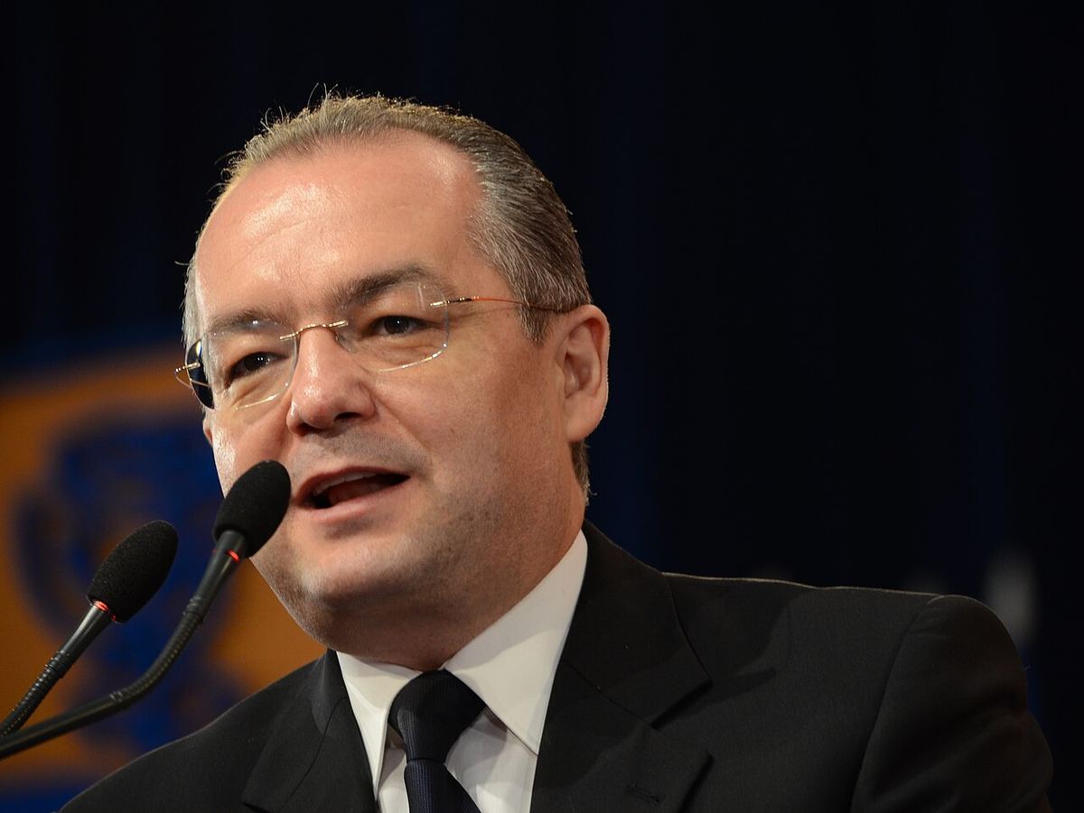 Emil Boc vorbind la Convenția națională extraordinară a Partidului Democrat-Liberal, din 23 martie 2013.