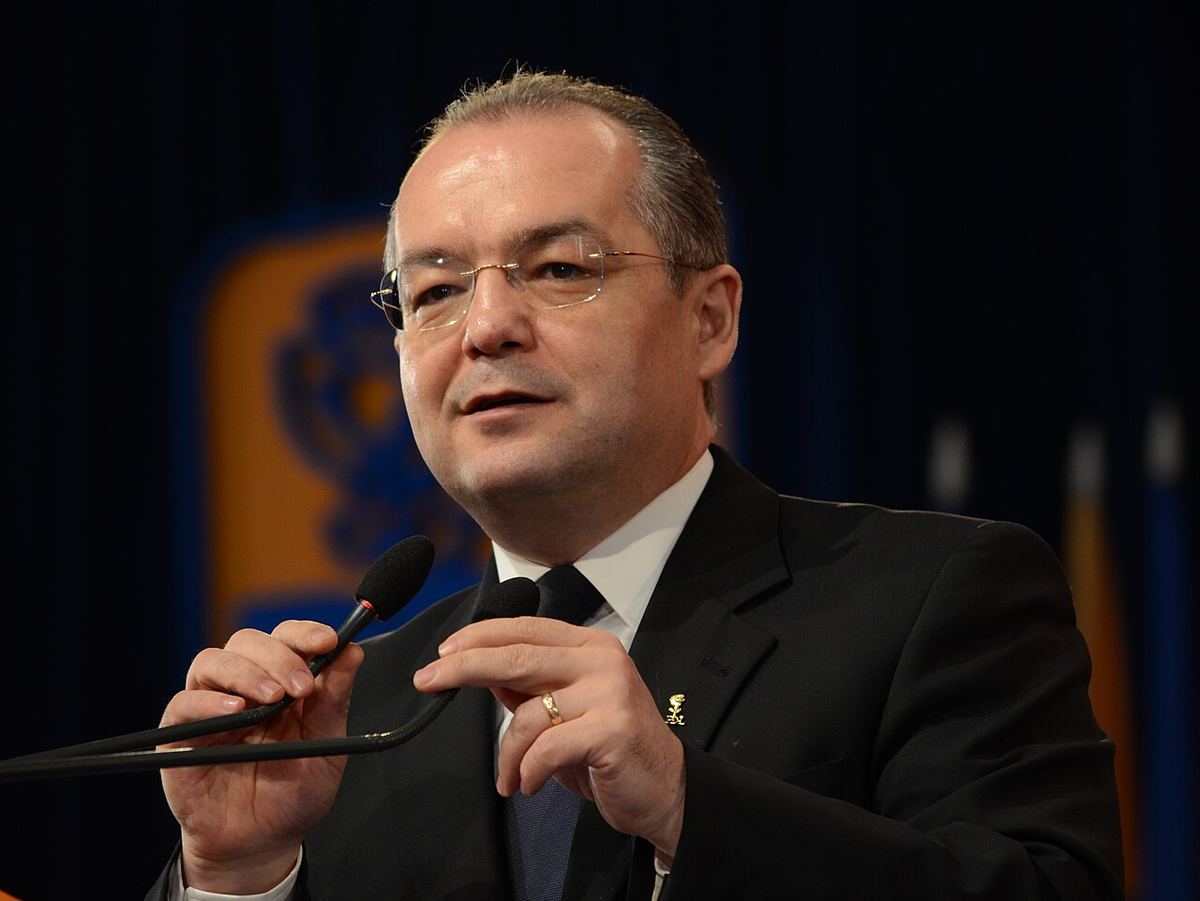 Emil Boc vorbind la Convenția națională extraordinară a Partidului Democrat-Liberal, 23 martie 2013.