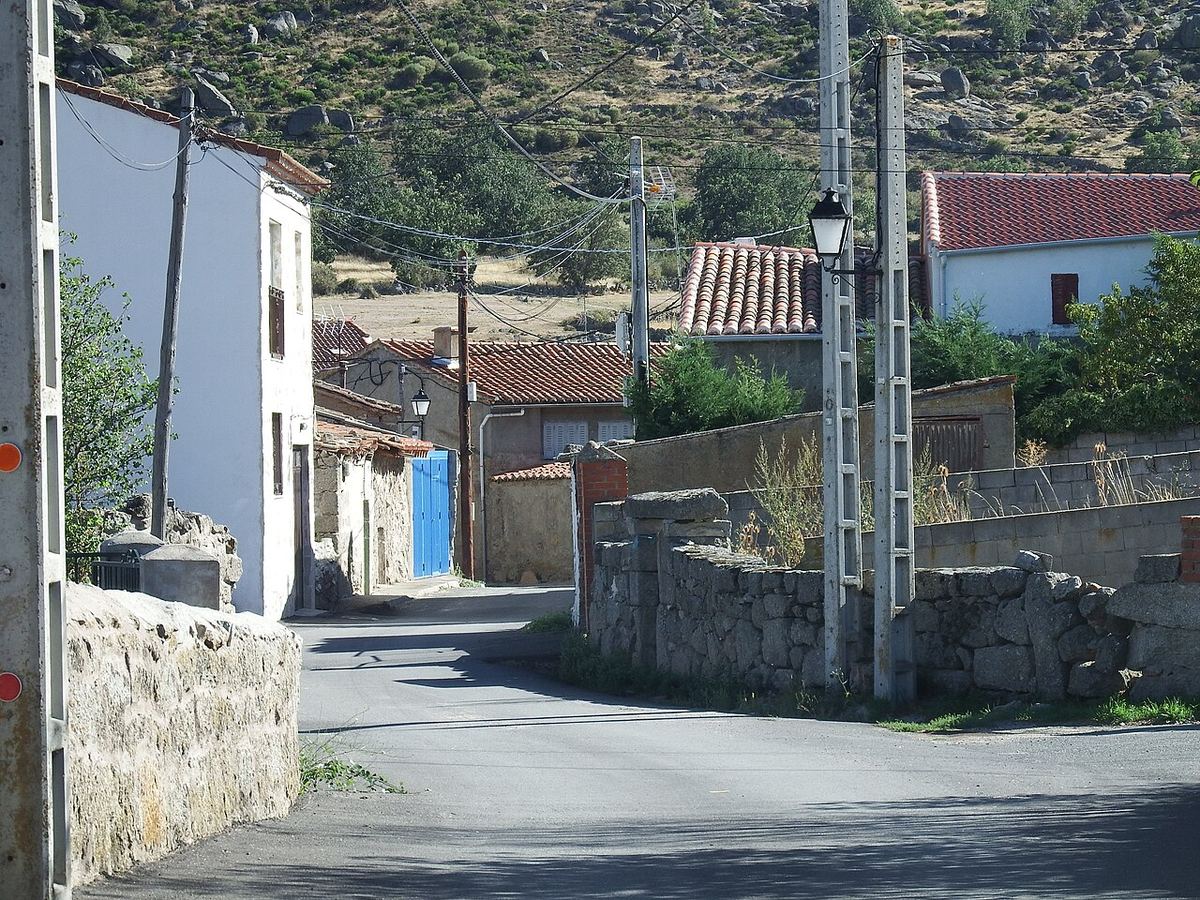 Vedere a satului Muñotello din provincia Ávila, Spania.